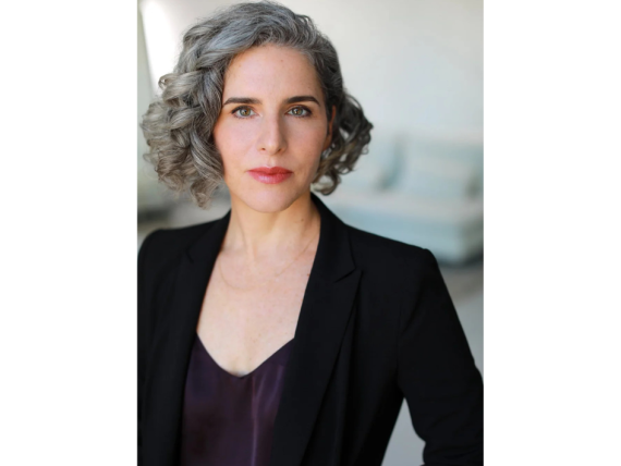 Headshot Kyra Miller Himmelbaum