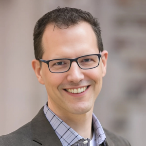 a headshot of Dr. Scott Magelssen