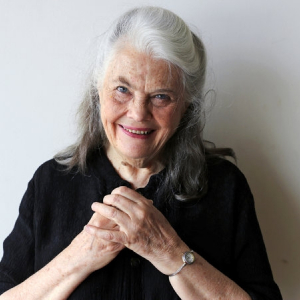 Lois Smith headshot