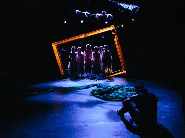 12 Ophelias (a play with broken songs) / Scenic Design by Isabel Le / Photo by Isabel Le